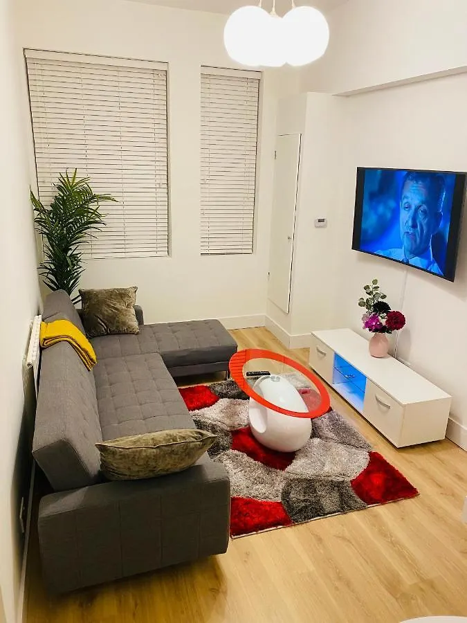 Spacious 2 Bedroom Apartment In Woolwich Arsenal London