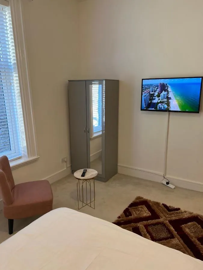 Spacious 2 Bedroom Apartment In Woolwich Arsenal London