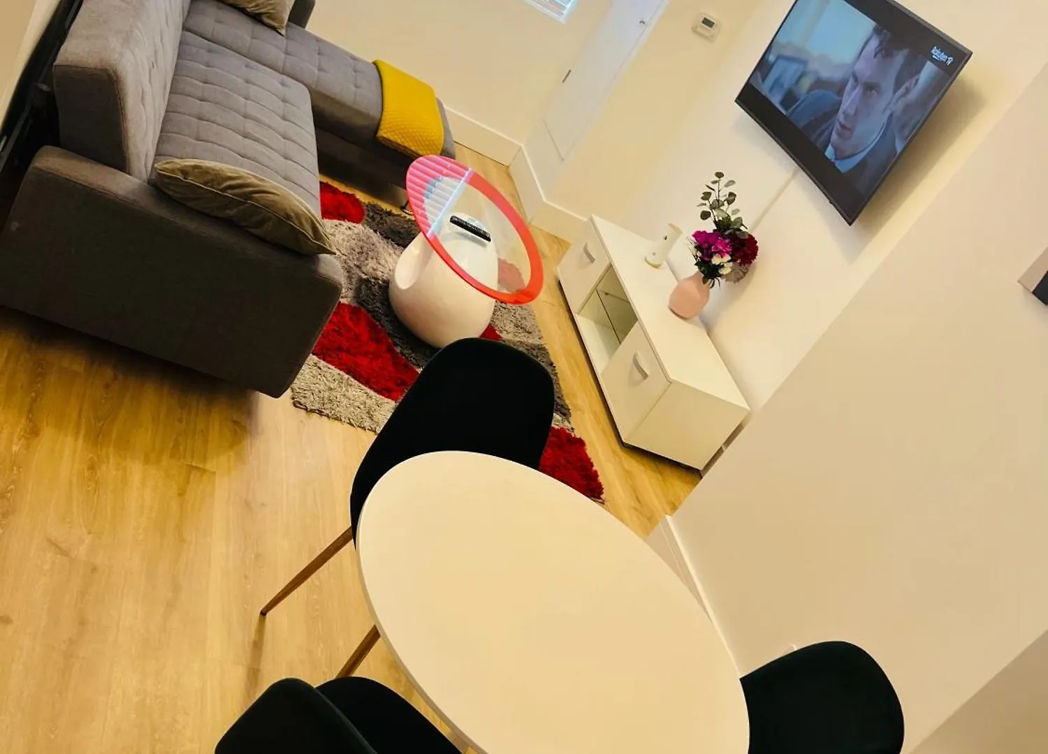 Spacious 2 Bedroom Apartment In Woolwich Arsenal London 0*,